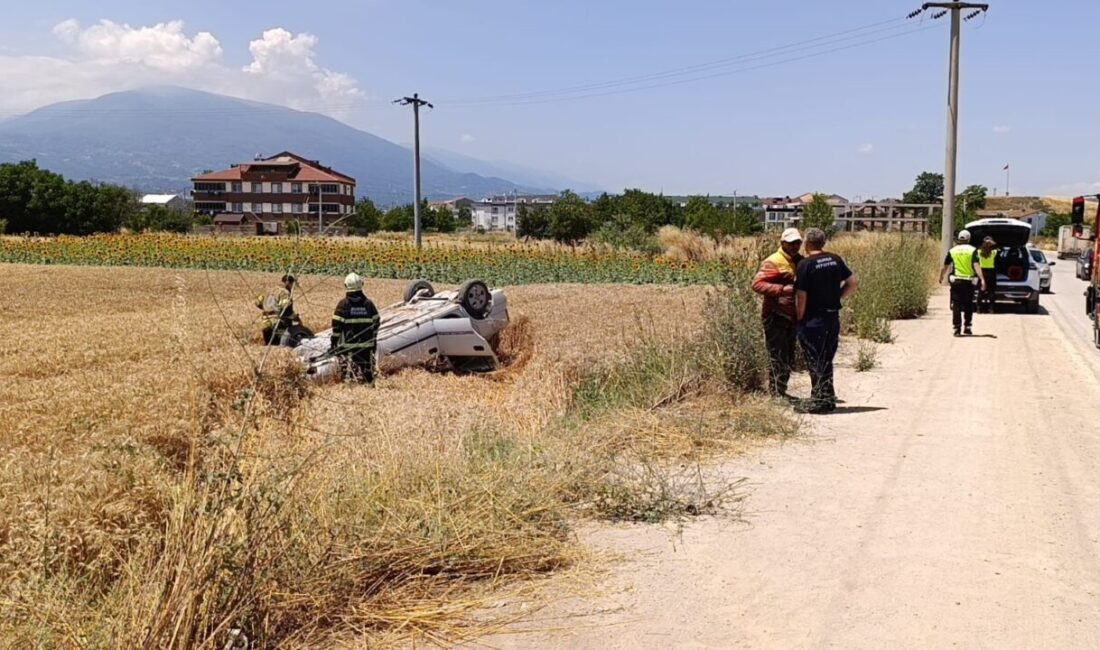 Bursa’nın İnegöl ilçesinde meydana gelen trafik kazasında bir otomobil takla