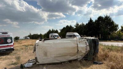 Konya’nın Ereğli ilçesinde meydana gelen trafik kazasında, tarım işçilerini taşıyan