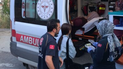 Bursa’nın İnegöl ilçesinde meydana gelen kazada, tarım işçilerini taşıyan bir