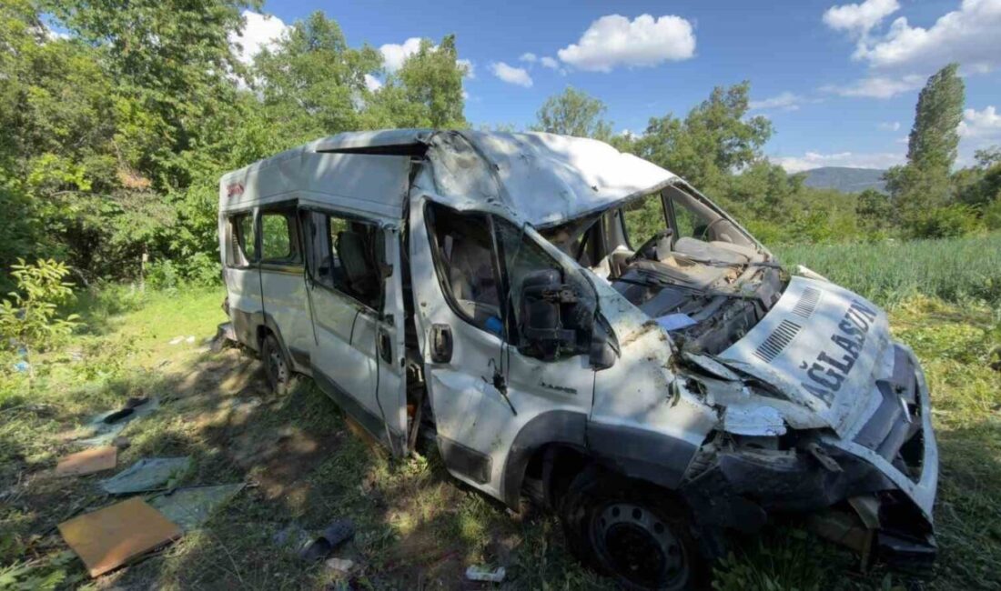 Burdur’un Ağlasun ilçesinde meydana gelen trafik kazasında 8 kişinin yaralandığı