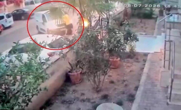 Antalya’da yaşanan olayda, bir otomobil sürücüsü ile bir kişi arasında