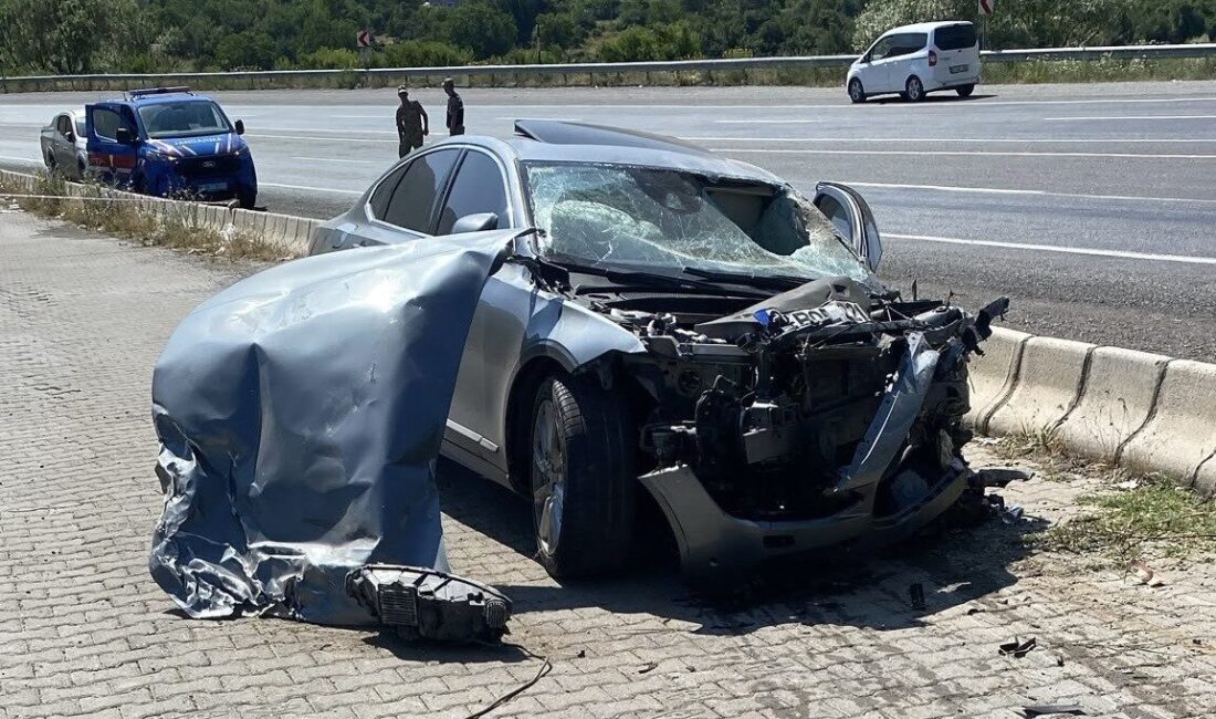 Bitlis’in Tatvan ilçesinde meydana gelen zincirleme trafik kazasında 5 kişi