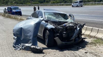 Bitlis’in Tatvan ilçesinde meydana gelen zincirleme trafik kazasında 5 kişi
