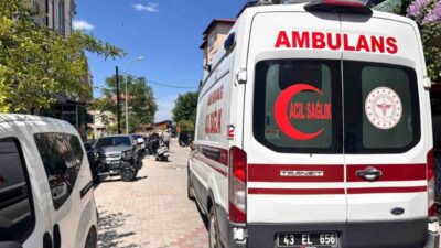 Kütahya’nın Tavşanlı ilçesinde otomobil ile motosikletin çarpışması sonucu meydana gelen