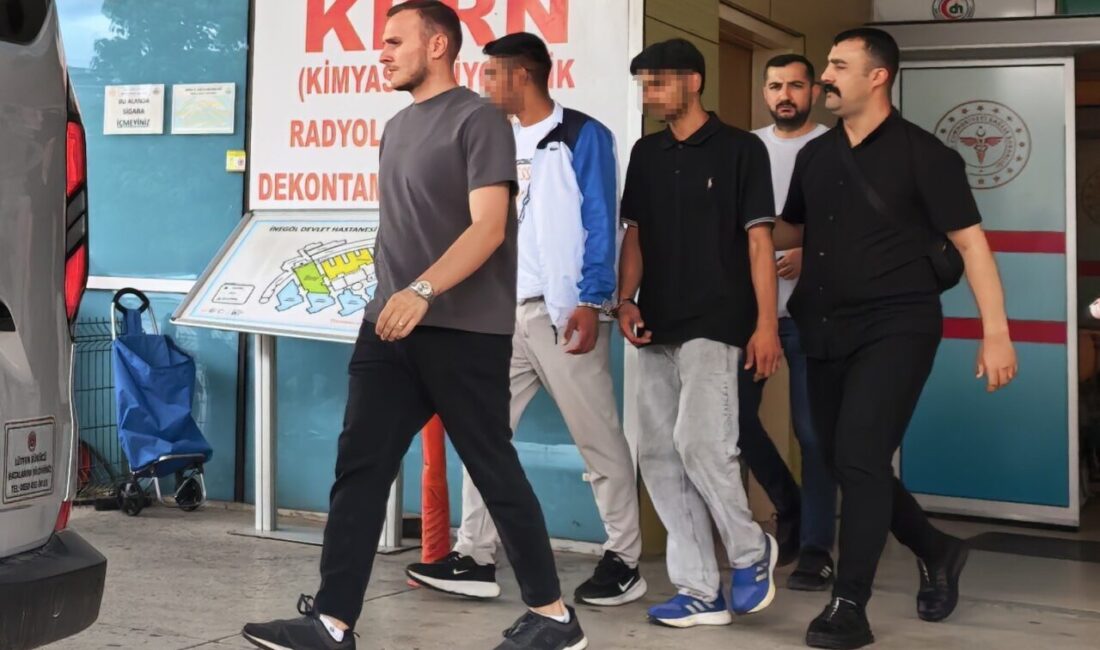 Bursa’nın İnegöl ilçesinde, genç bir adamla tartışan ve ona saldırıp
