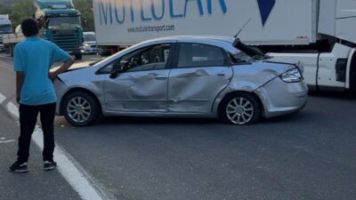 TEM Otoyolu Bolu geçişinde meydana gelen zincirleme trafik kazasında tır,