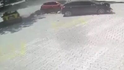 Konya’da bir ticari taksinin kontrolünü kaybetmesi sonucu kaldırımda yürüyen bir