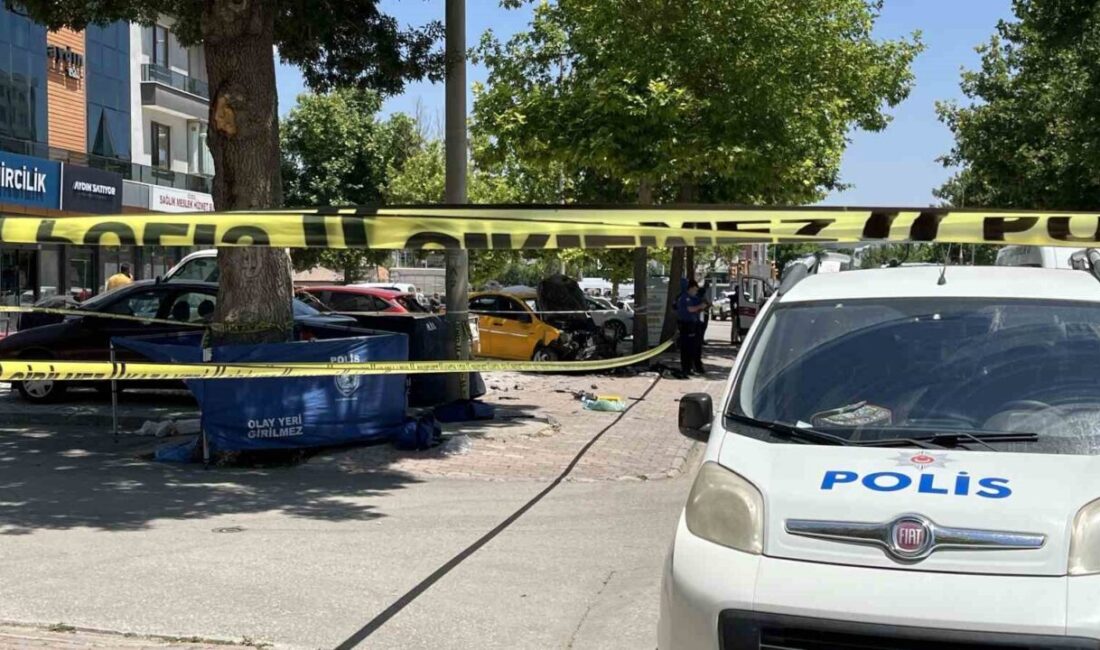 Konya’da meydana gelen trafik kazasında ticari taksi kontrolden çıkarak kaldırımda