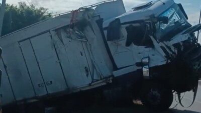Samsun’un Terme ilçesinde yaşanan bir trafik kazasında bir tırın kontrolünü