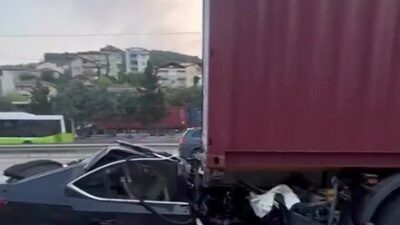Kocaeli’nde meydana gelen feci bir kazada, D100 Karayolu’nda bir tıra