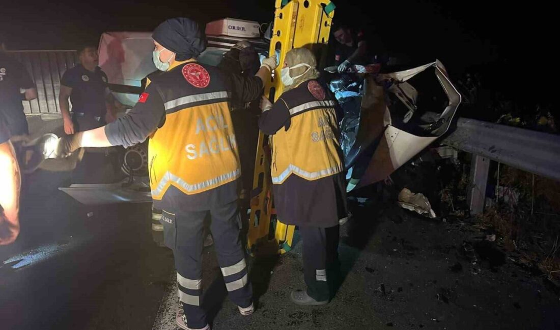 Tekirdağ-Muratlı karayolunda meydana gelen zincirleme trafik kazasında üç kişi yaşamını
