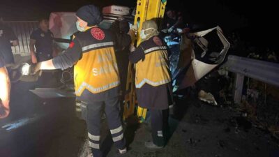 Tekirdağ-Muratlı karayolunda meydana gelen zincirleme trafik kazasında üç kişi yaşamını