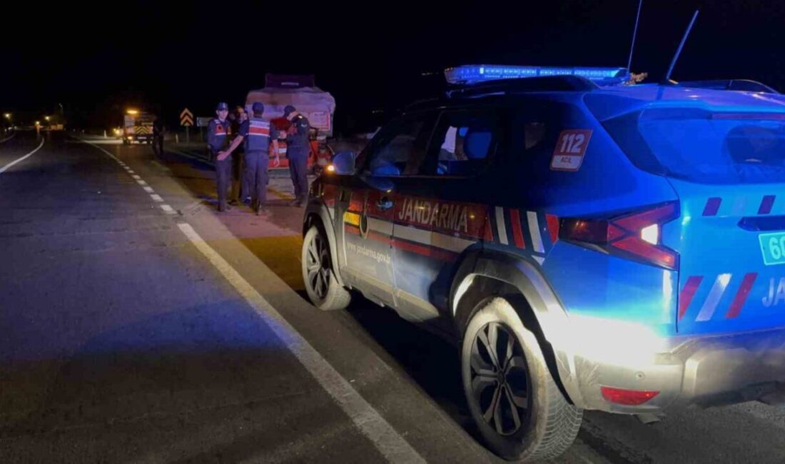 Tokat-Turhal karayolunda gece saatlerinde meydana gelen bir kaza sonucunda, 21