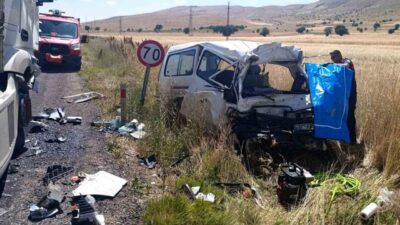 Afyonkarahisar’da meydana gelen trafik kazasında, Bağcılar köyü yakınlarında tır ile