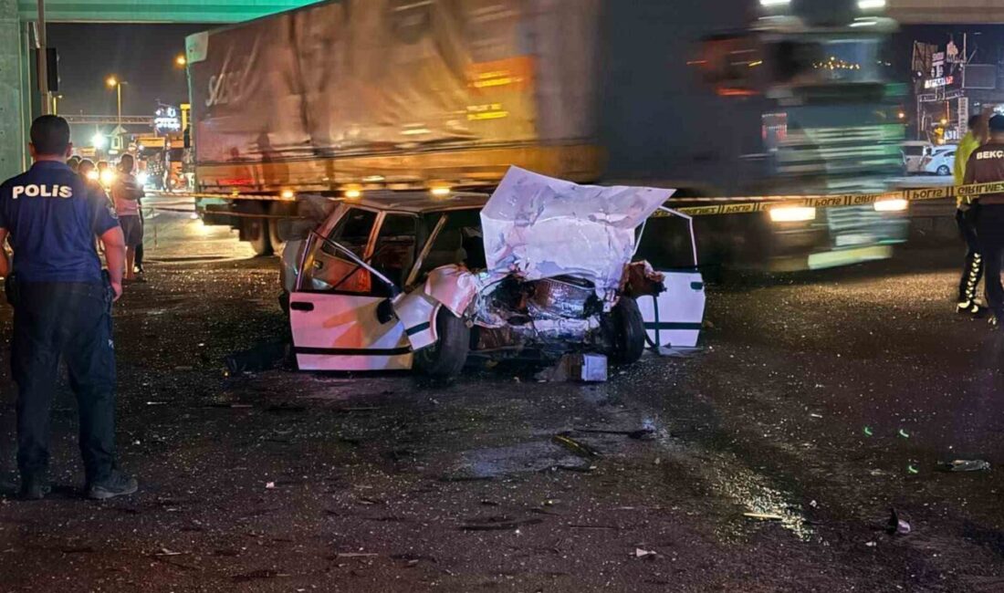 Adana’nın Pozantı ilçesinde meydana gelen trafik kazasında, trafik ışıklarında bekleyen