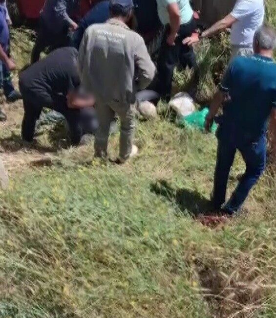 Tokat’ın Artova ilçesinde traktörün şarampole devrilmesi sonucu meydana gelen kazada