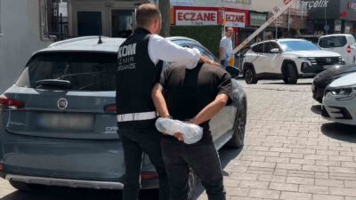 İzmir’in Torbalı ilçesinde bir oto galeriye silahlı saldırı düzenlendiği haberinin