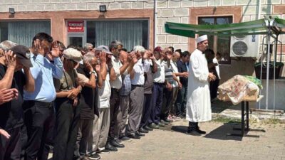 Safranbolu ilçesinde meydana gelen trafik kazasında hayatını kaybeden ve gözyaşları