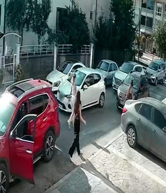 Düzce’de, trafikte birbirleriyle tartışan ve içinde 7 aylık iki çocuk