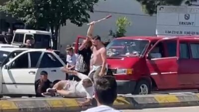 Adapazarı ilçesinde, aralarında husumet bulunduğu iddia edilen kişiler arasında trafikte