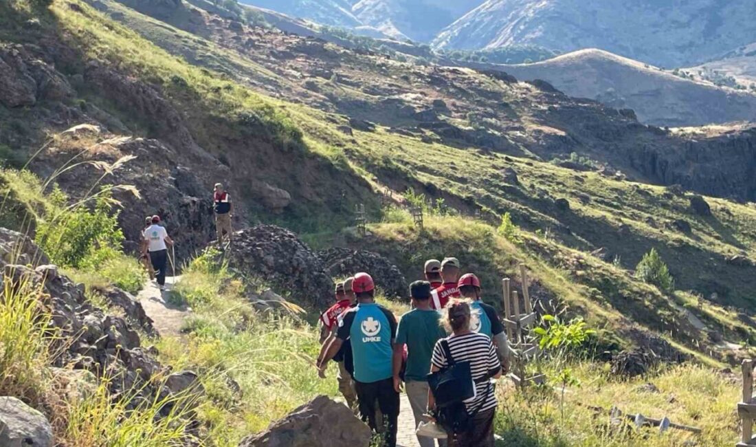 Nazımiye ilçesine bağlı Düzgün Baba kırsalında geçirdiği kaza sonucu ayağından