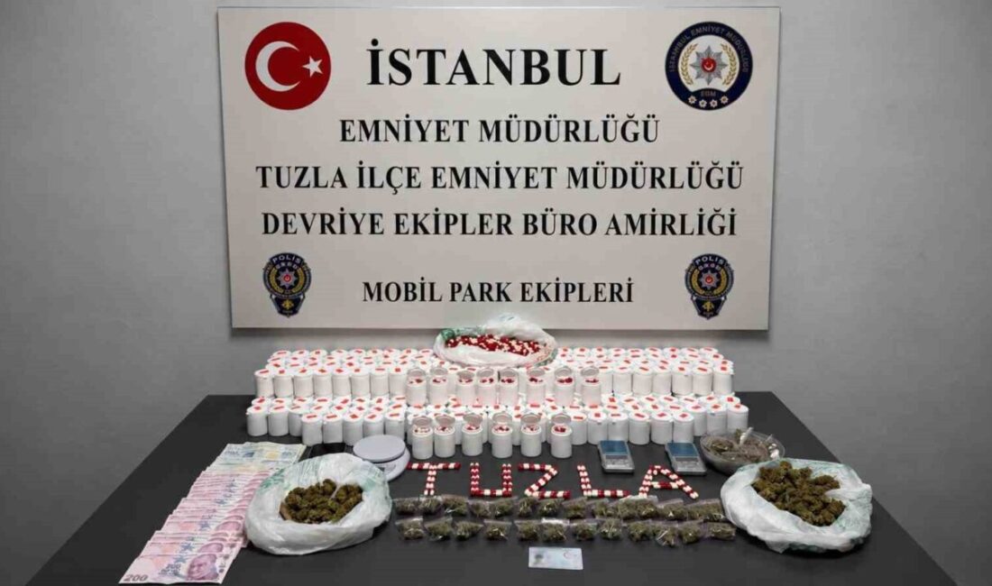 İstanbul’un Tuzla ilçesinde polis ekipleri, uyuşturucu ticareti yapılan bir eve