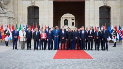 Fransa Cumhurbaşkanı Emmanuel Macron’un liderliğinde Fransa’nın ev sahipliğinde gerçekleşen Ukrayna