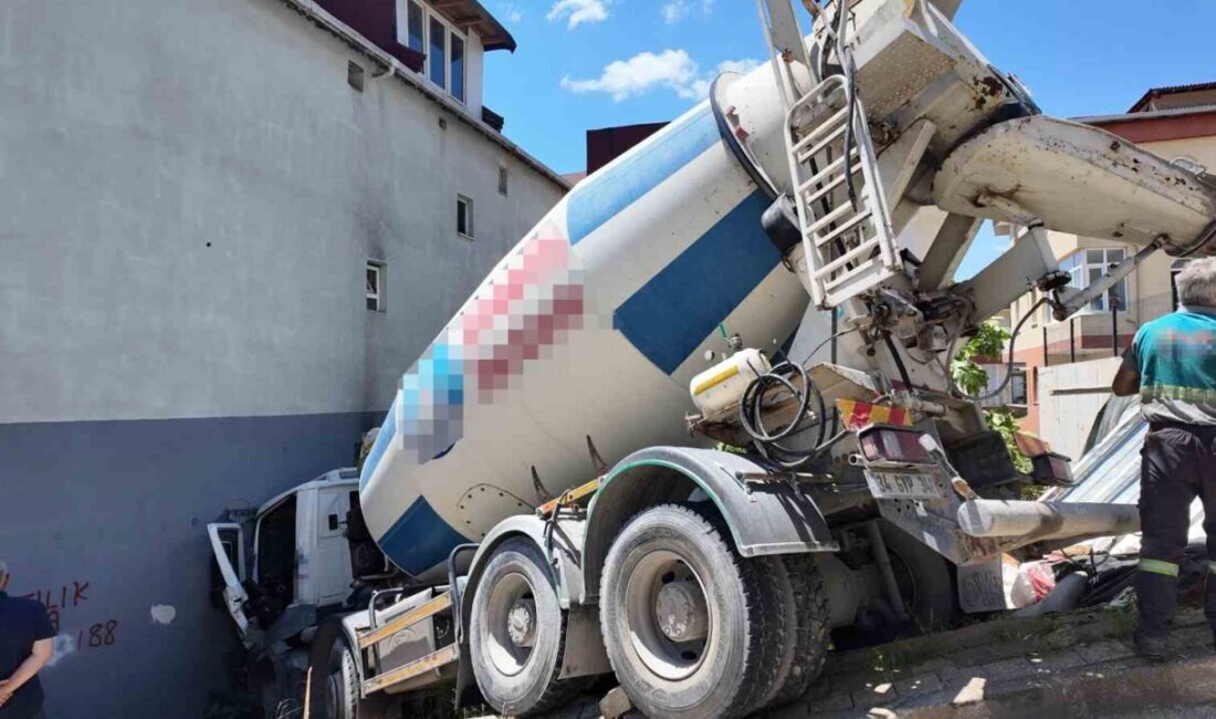 Ümraniye ilçesinde meydana gelen bir trafik kazasında, yokuş aşağı seyir