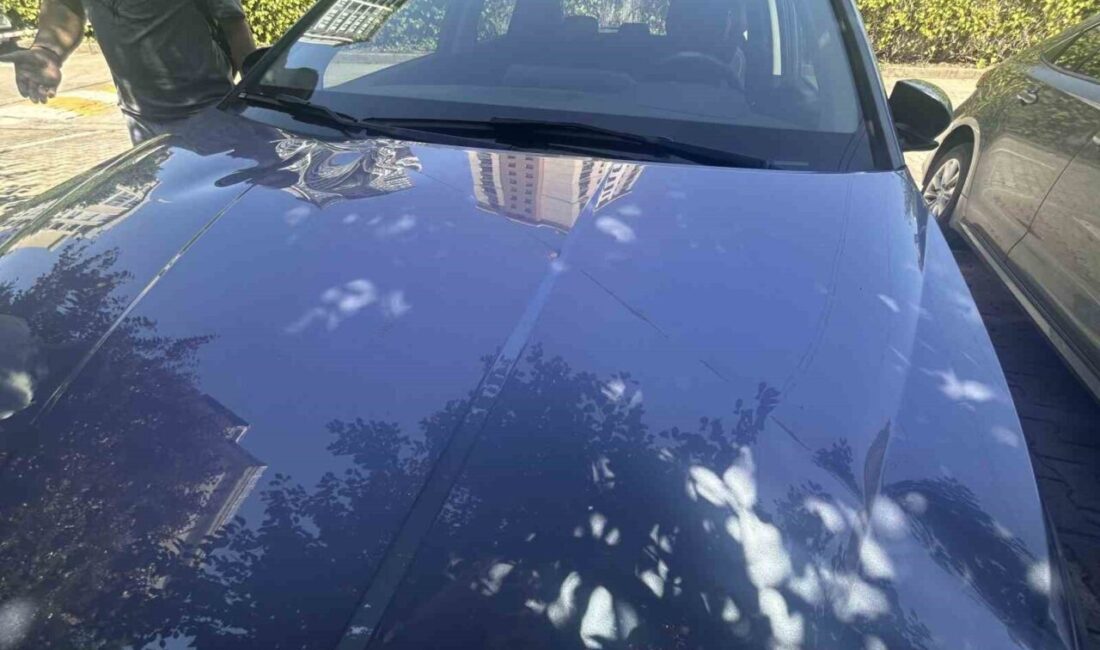 Ümraniye’de hava sıcaklığının yükselmesi sonucu bir sitenin üzerinden geçen yüksek