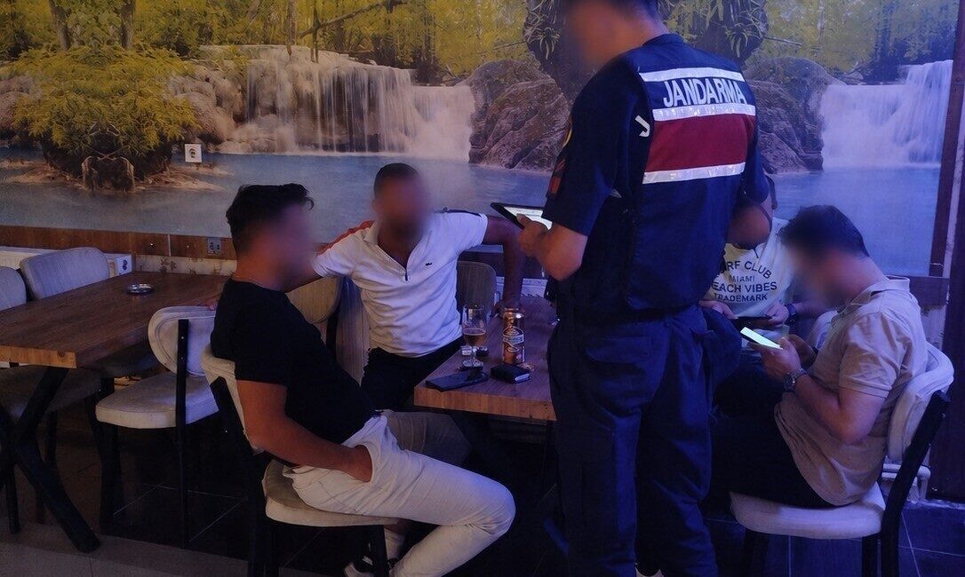 Bilecik’te halka açık iş yerlerinde alkol denetimi gerçekleştirildi. Osmaneli ilçesine