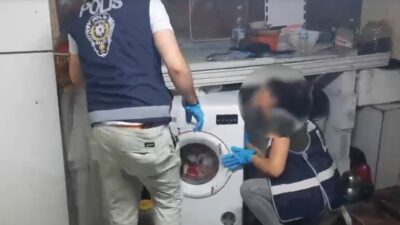 İzmir’in Urla ilçesinde polis ekipleri tarafından gerçekleştirilen eş zamanlı uyuşturucu