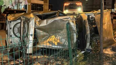 Uşak’ta meydana gelen bir trafik kazasında, kontrolü kaybeden bir sürücünün