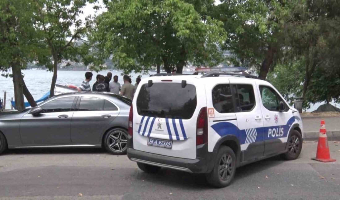 Üsküdar’da, midye toplamak amacıyla denize giren bazı vatandaşlar, denizin dibinde