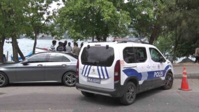 Üsküdar’da, midye toplamak amacıyla denize giren bazı vatandaşlar, denizin dibinde