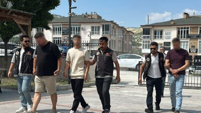 Burdur’da uyuşturucu kullanma suçundan öğretmenlikten ihraç edilen bir kişi, kağıda