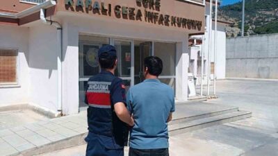 Söke ilçesinde uyuşturucu suçundan aranan bir şahıs, jandarma ekiplerince gerçekleştirilen