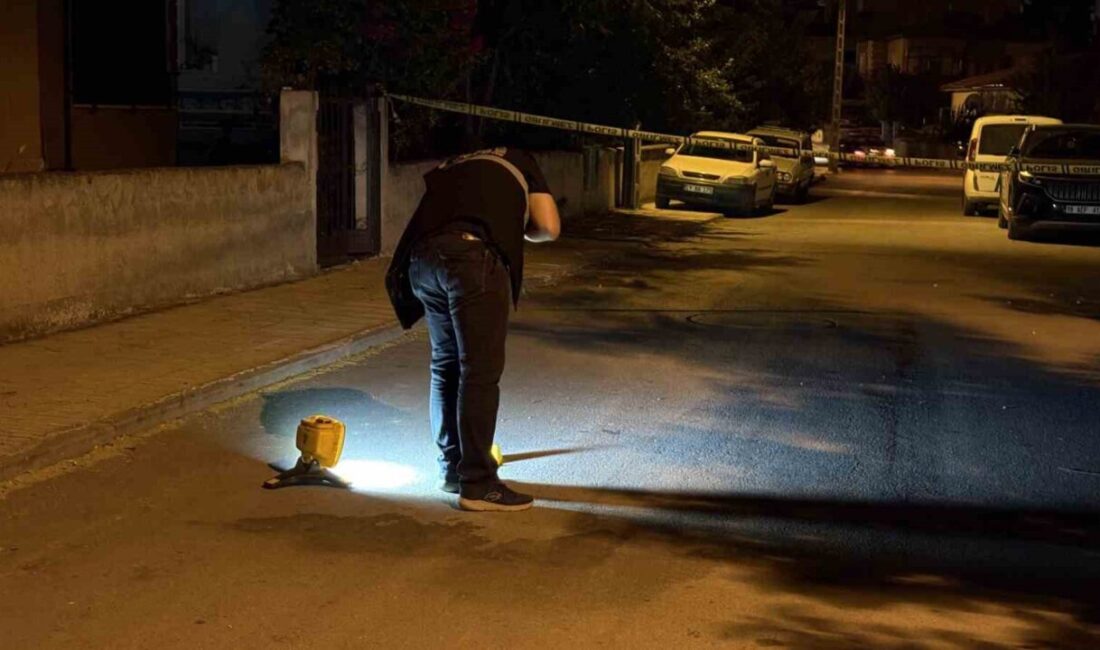 Çorum’da bir birey, uzun bir süredir görüşmediği babasının evinin önüne