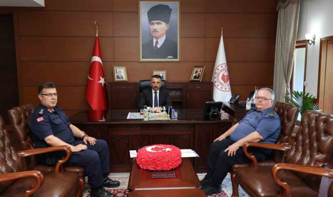 Zonguldak Valisi Osman Hacıbektaşoğlu’nun başkanlığında Valilik binasında Asayiş ve Güvenlik