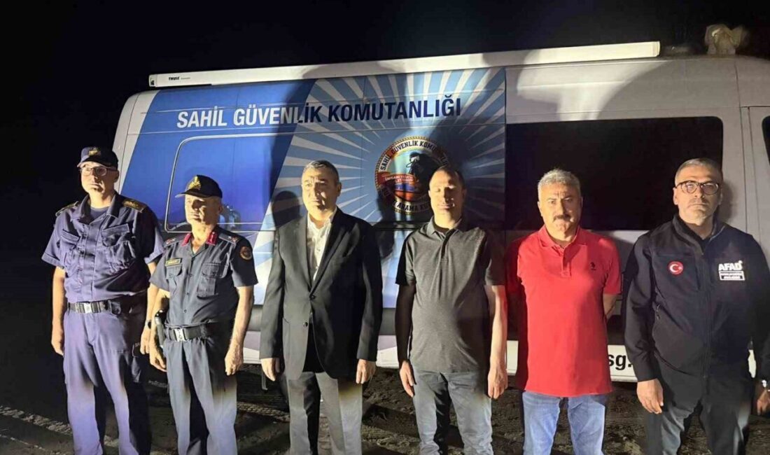 Mersin Valisi Atilla Toros, Tarsus ilçesinde denize giren bir ailenin