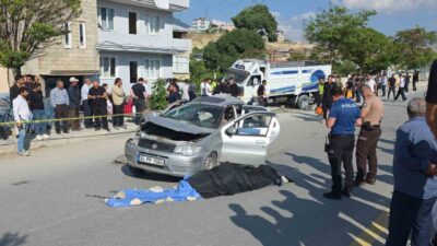Van’ın Edremit ilçesinde, bir otomobil ile kamyonetin çarpışması sonucu bir