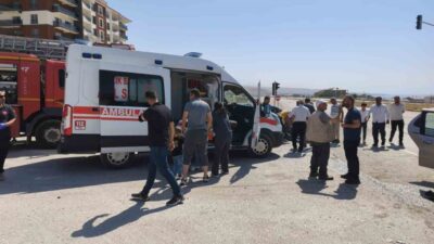 Van’ın Edremit ilçesinde meydana gelen trafik kazasında hafif ticari bir
