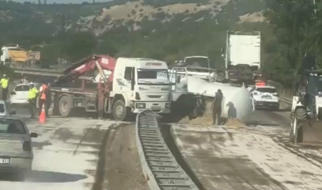 Malatya-Adıyaman kara yolunun Gölbaşı mevkiinde bir sürücü yakıt taşıyan tankerin