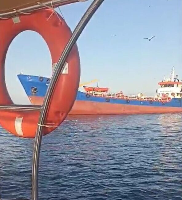 Yalova açıklarında meydana gelen olayda su tankeri gemisinin çarptığı tekne