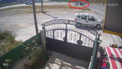 Yalova’nın Çınarcık ilçesinde meydana gelen ve kameraya yansıyan bir kaza