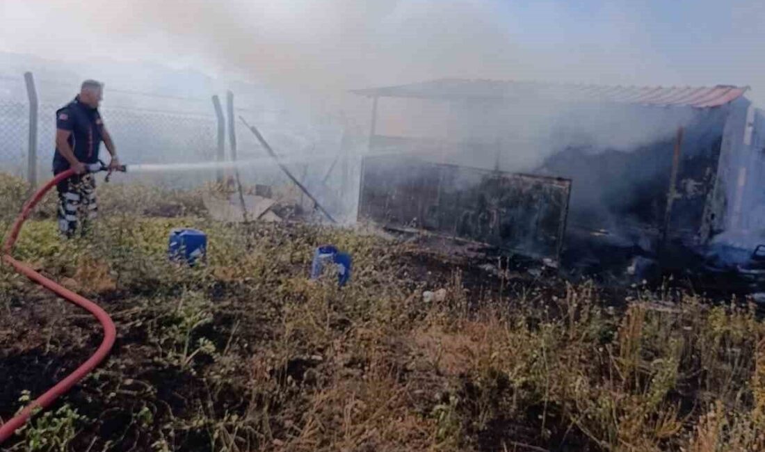 Afyonkarahisar’ın Sandıklı ilçesinde bulunan bir bağ evinde meydana gelen yangın,