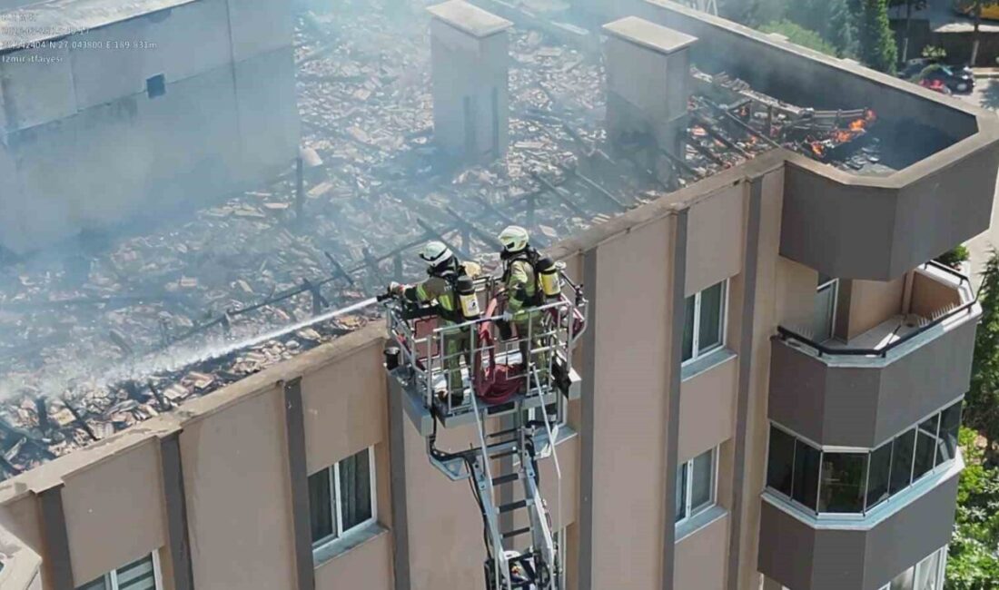 İzmir’in Menemen ilçesinde yer alan 10 katlı bir binanın çatısında