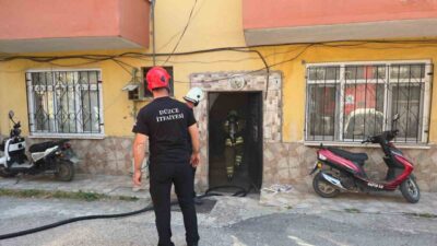Düzce’de, çocukların evcilik oyunu sırasında fırına koydukları oyuncak ve ayakkabılar