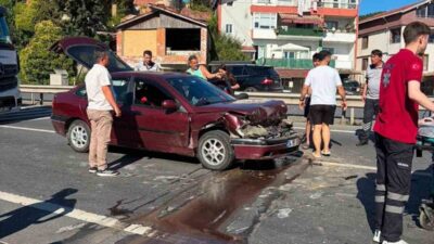 Karadeniz Ereğli ilçesinde meydana gelen trafik kazasında, yayalara yol vermek