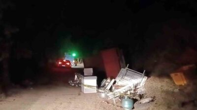 Sakarya’nın Hendek ilçesinde, Çiğdem Yaylası’ndan dönen bir kamyonetin devrilmesi sonucu