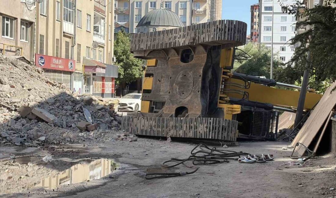 Kocasinan ilçesinde yıkım işlemi sırasında bir kişinin yaralanmasına yol açan